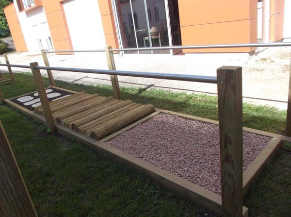 Installer un parcours de motricité dans le jardin des grands-parents